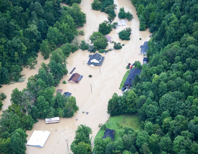 Lluvias en Kentucky han cobrado al menos 37 vidas