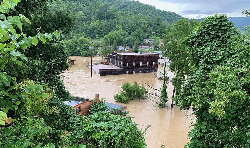 Lluvias en Kentucky han cobrado al menos 37 vidas