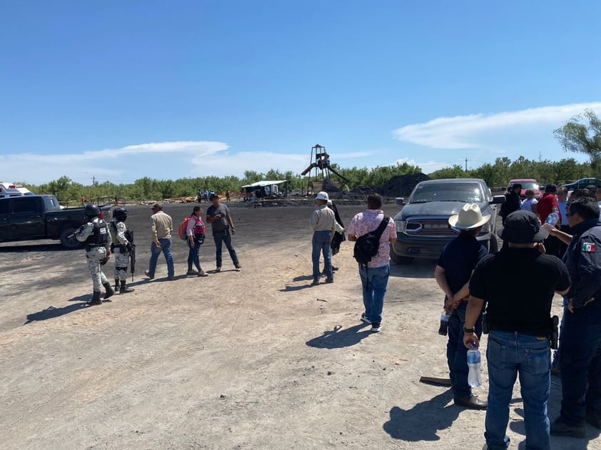 Autoridades federales y estatales realizan trabajos de rescate de mineros en Sabinas