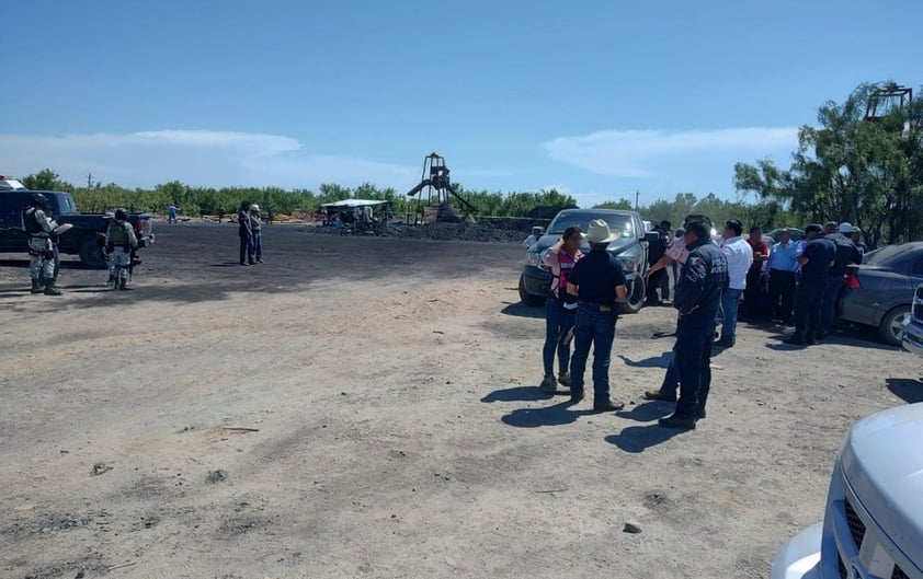 Autoridades federales y estatales realizan trabajos de rescate de mineros en Sabinas