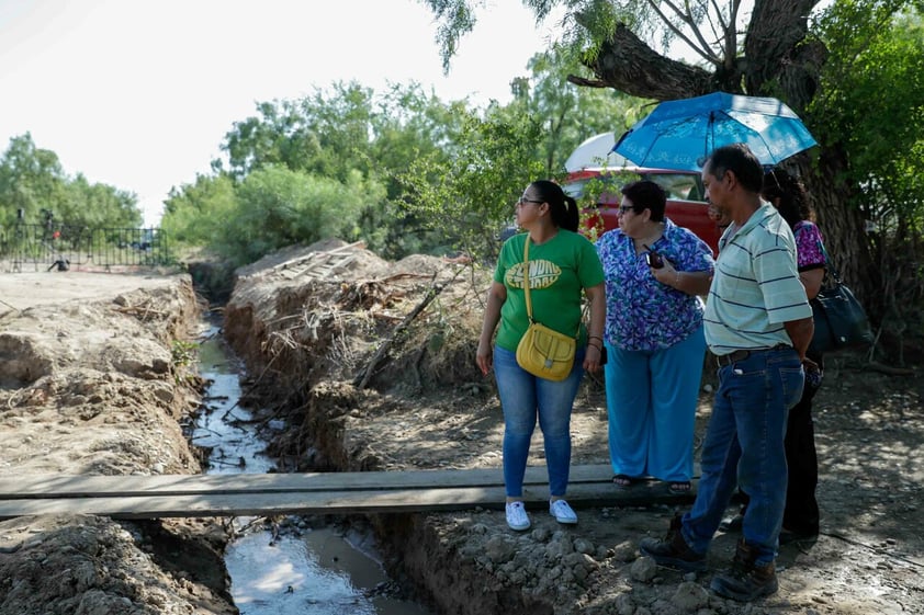 Ingresa dron submarino a mina en Sabinas, retiran pilotes de madera que obstruyen paso