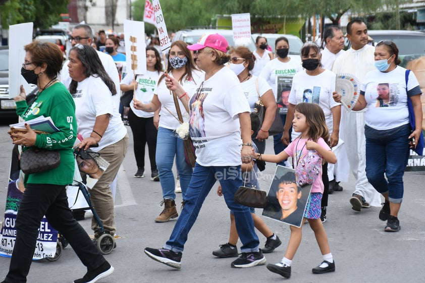 Conmemoran con marcha en Torreón el Día internacional de las víctimas de desaparición forzada