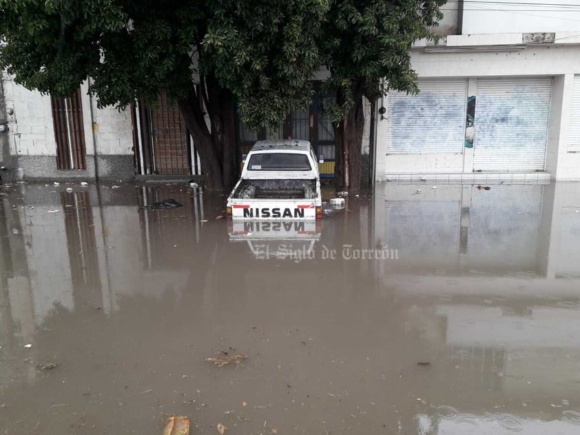 Vehículos se vieron afectados en Gómez Palacio.