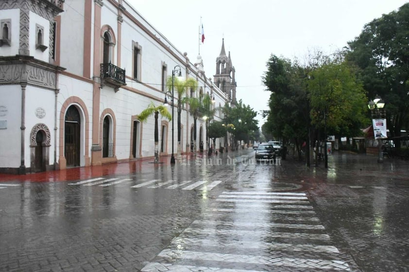 Varios sectores presentaron encharcamientos e incluso inundaciones.