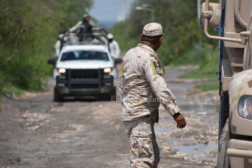 Implementan plan DN-III-E. Derivado de las fuertes lluvias que se han registrado desde la noche del miércoles y la mañana de este jueves, donde se estiman más de 20 pulgadas de agua, ha generado la inundación de gran parte de Múzquiz y por lo cual la Secretaría de la Defensa Nacional (SEDENA) implementó el Plan DN-III-E.