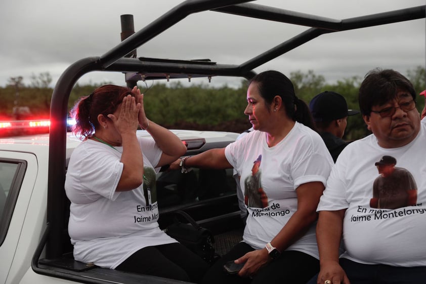 Familia de los 10 mineros atrapados en Sabinas se despiden con misa