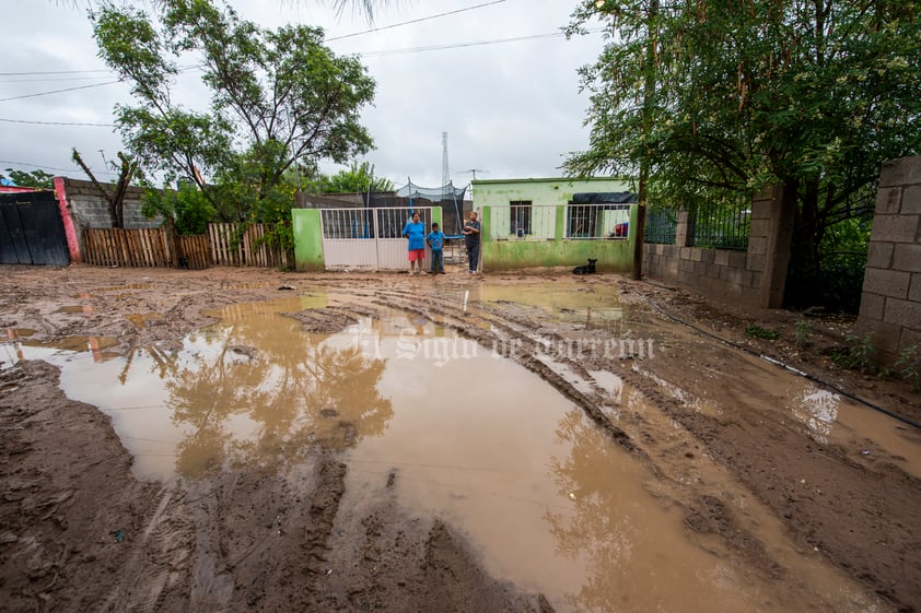 Relatan familias de ejido Santo Niño Aguanaval en Matamoros afectaciones tras intensa lluvia