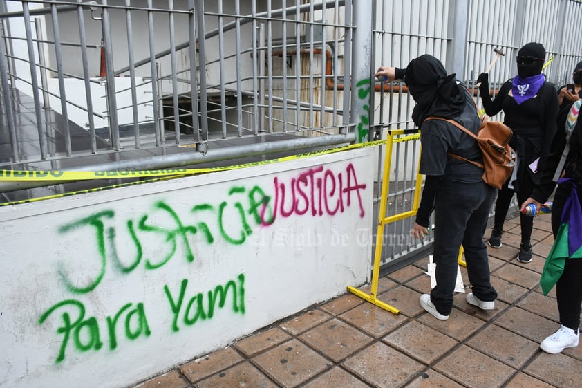 Toman Palacio de Justicia en Gómez Palacio para exigir mejor trato a mujeres