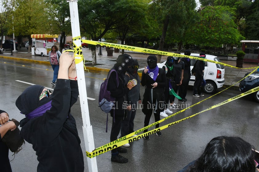 Toman Palacio de Justicia en Gómez Palacio para exigir mejor trato a mujeres