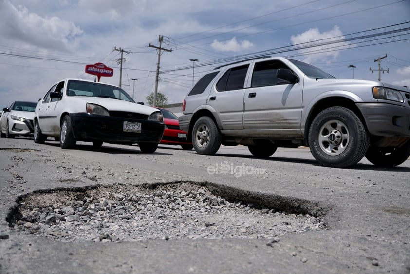 Ordenan arreglos en pavimento de Torreón tras daños 'extraordinarios'