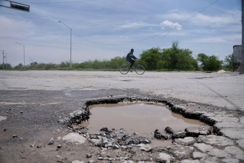 Ordenan arreglos en pavimento de Torreón tras daños 'extraordinarios'