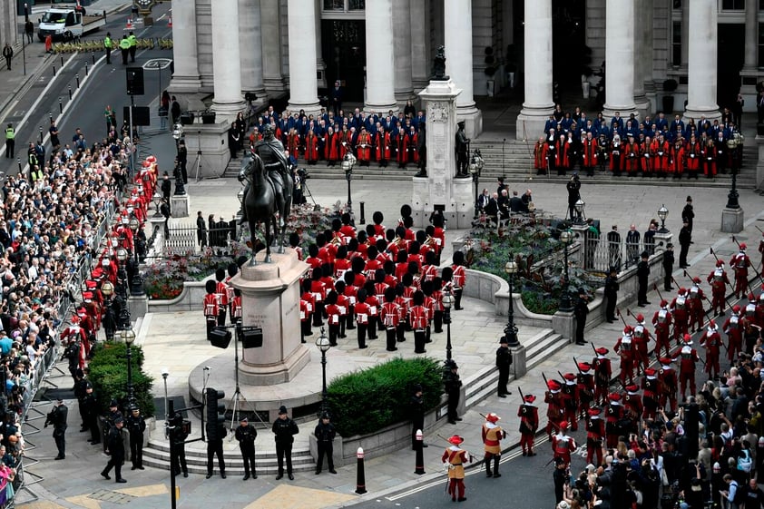 Carlos III es proclamado oficialmente nuevo rey en sucesión de Isabel II