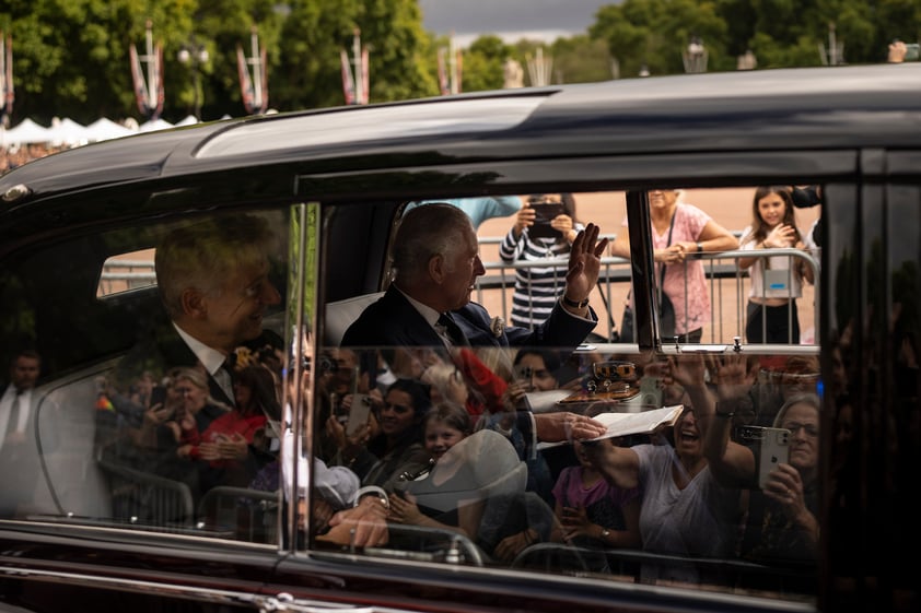 Carlos III es proclamado oficialmente nuevo rey en sucesión de Isabel II