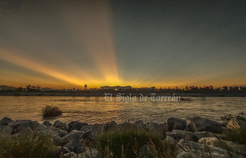 Laguneros mantienen alegría por avenida del río Nazas