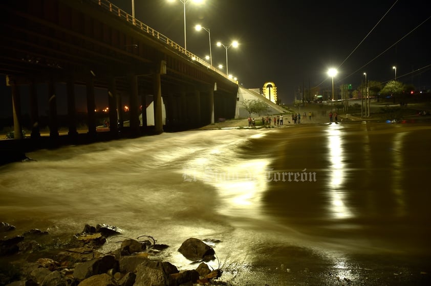 Laguneros mantienen alegría por avenida del río Nazas