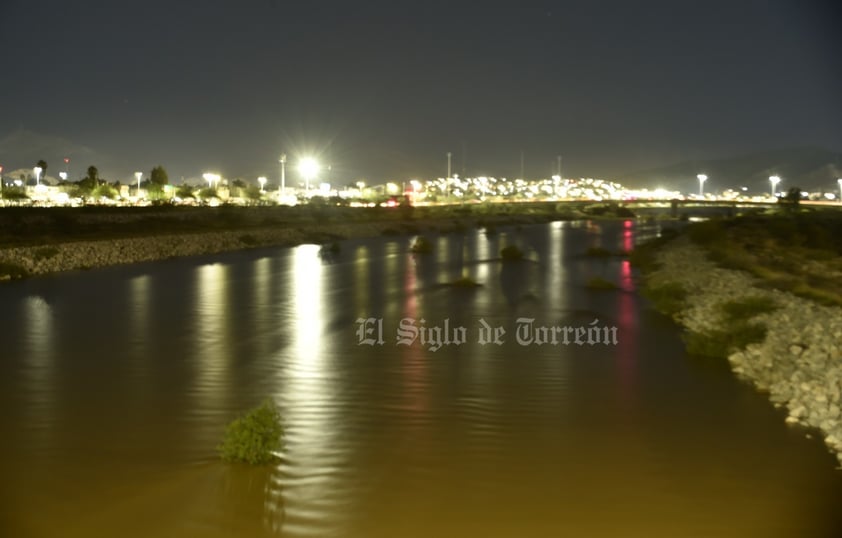 Laguneros mantienen alegría por avenida del río Nazas