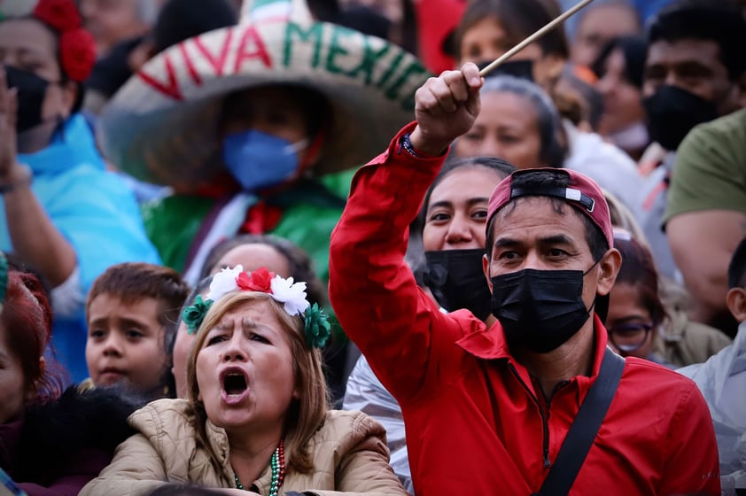 EUM20220915NAC19.JPG
CIUDAD DE MÉXICO. National Holidays/Fiestas Patrias-Zócalo.- 15 de septiembre de 2022. Aspectos del ambiente que se vive en el Zócalo capitalino como parte de las Fiestas Patrias y el Grito de Independencia. Foto: Agencia EL UNIVERSAL/Berenice Fregoso/EELG