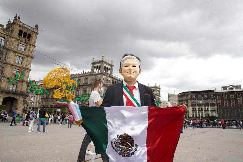 EUM20220915NAC10.JPG
CIUDAD DE MÉXICO. National Holidays/Fiestas Patrias-Zócalo.- 15 de septiembre de 2022. Aspectos del ambiente en el Zócalo capitalino y calles aledañas previo a la ceremonia del Grito de Independencia. Foto: Agencia EL UNIVERSAL/Germán Espinosa/EELG