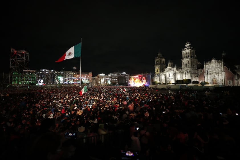 Imágenes del Grito de Independencia con público tras dos años de pandemia en CDMX