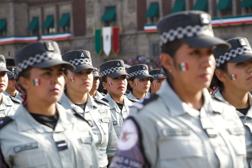 Con llamado a la paz mundial, AMLO encabeza desfile cívico militar por la Independencia de México