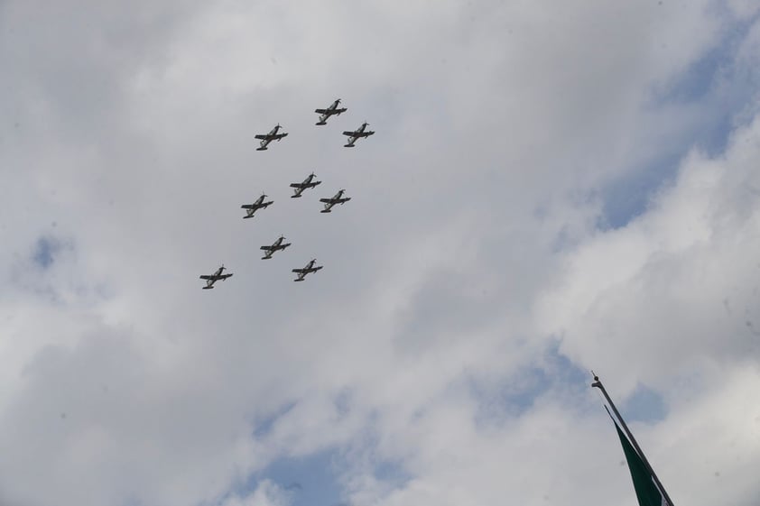 Con llamado a la paz mundial, AMLO encabeza desfile cívico militar por la Independencia de México