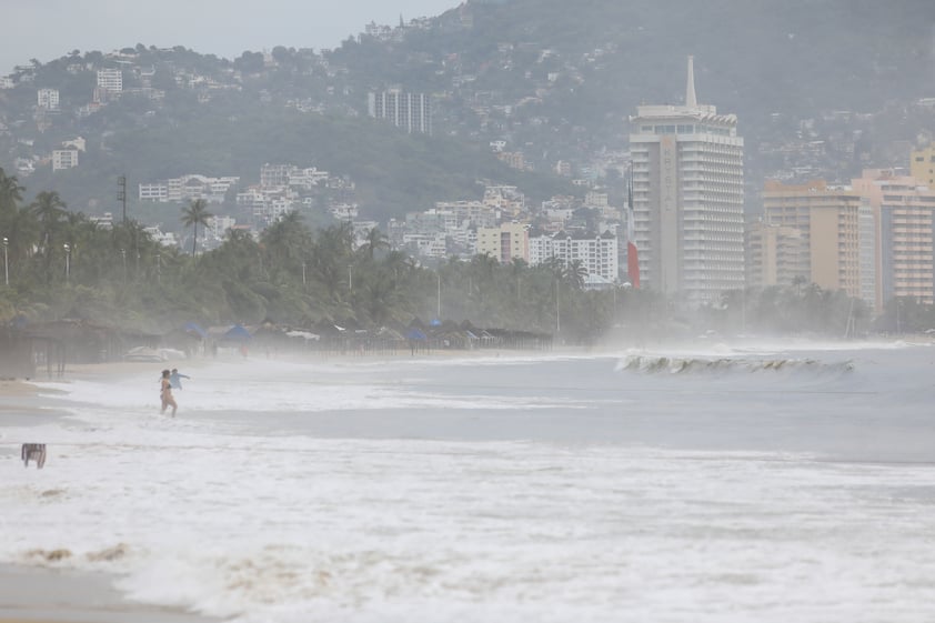 Provocará tormenta 'Madeline' lluvias torrenciales en tres estados