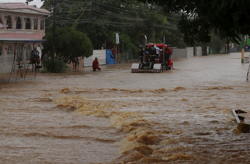 Se queda Puerto Rico sin agua ni luz por huracán 'Fiona'