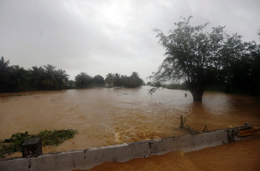 Se queda Puerto Rico sin agua ni luz por huracán 'Fiona'