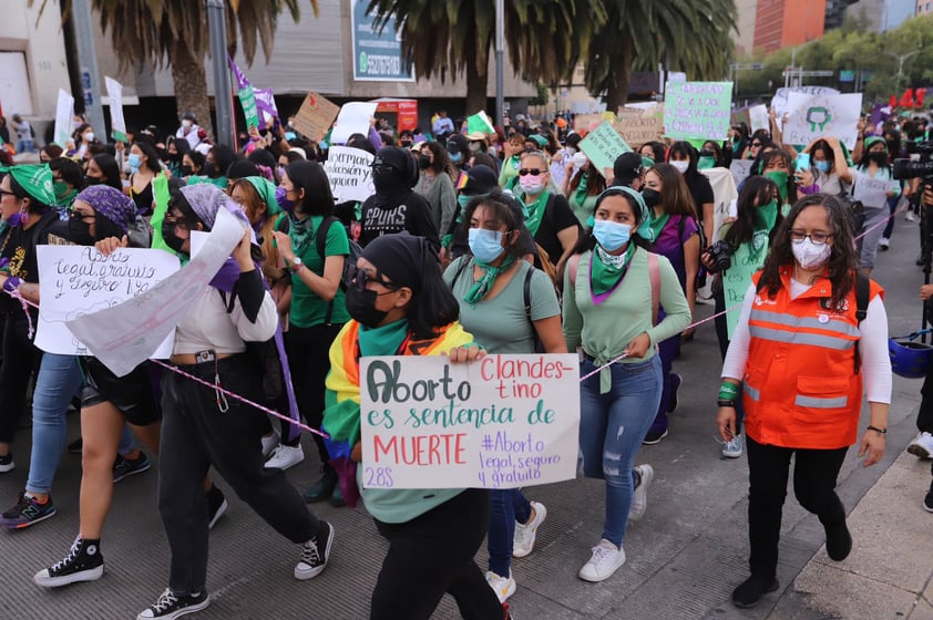 EUM20220928SOC12.JPG
CIUDAD DE MÉXICO. Protest/Protesta-Proaborto.- 28 de septiembre de 2022. Aspectos de la movilización de colectivos femeninos en la Ciudad de México por el Día de Acción Global por el Acceso al Aborto Legal y Seguro, también denominado 28S. Foto: Agencia EL UNIVERSAL/Berenice Fregoso/EELG