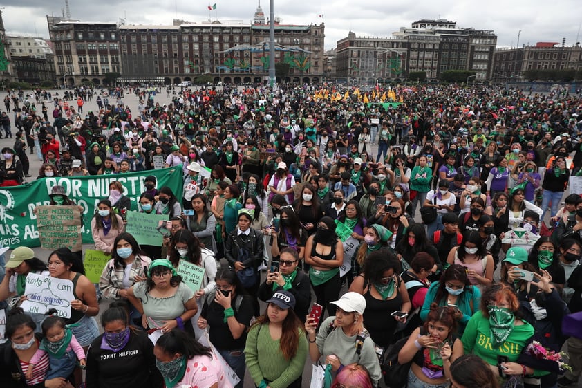 Con marcha, cientos piden legalizar aborto en México