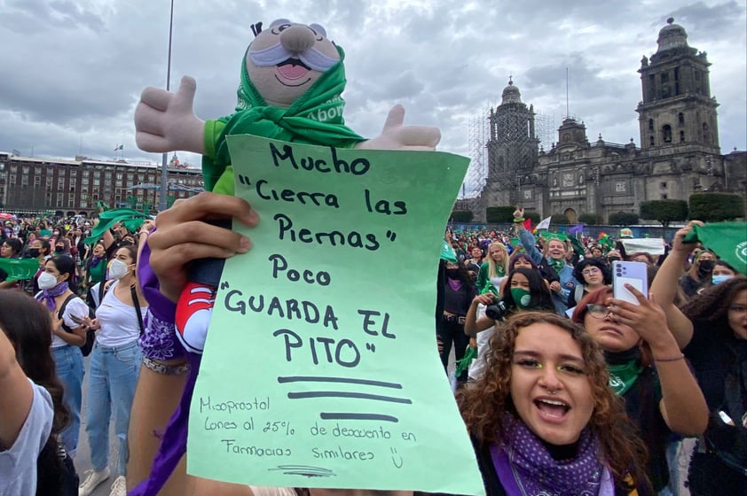 EUM20220928SOC27.JPG
CIUDAD DE MÉXICO. Protest/Protesta-Proaborto.- 28 de septiembre de 2022. Aspectos de la movilización de colectivos femeninos en la Ciudad de México por el Día de Acción Global por el Acceso al Aborto Legal y Seguro, también denominado 28S. Foto: Agencia EL UNIVERSAL/Berenice Fregoso/EELG