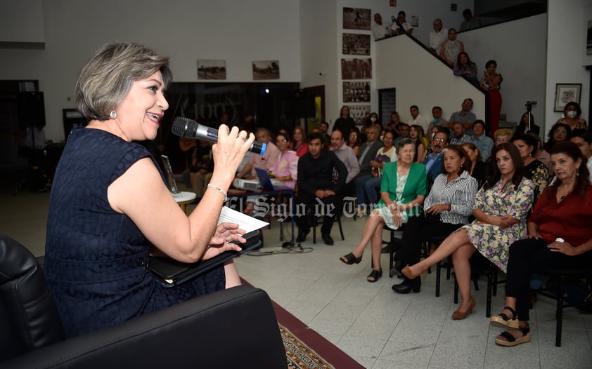 Presentan libro póstumo 'El viejo y el desierto' de don Higinio Esparza Ramírez