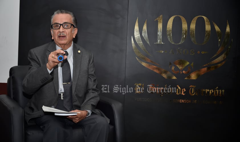 Presentan libro póstumo 'El viejo y el desierto' de don Higinio Esparza Ramírez