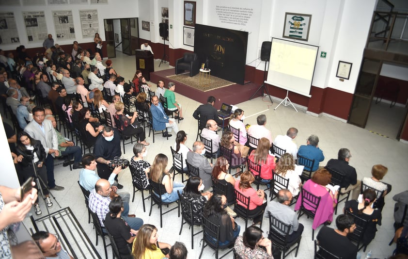 Presentan libro póstumo 'El viejo y el desierto' de don Higinio Esparza Ramírez