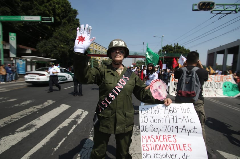 Conmemoran el 2 de octubre con marcha en Ciudad de México