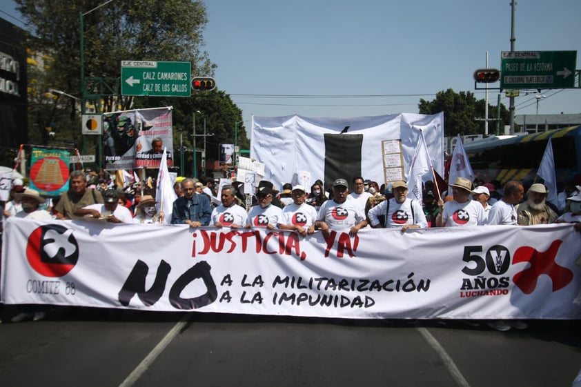 Conmemoran el 2 de octubre con marcha en Ciudad de México