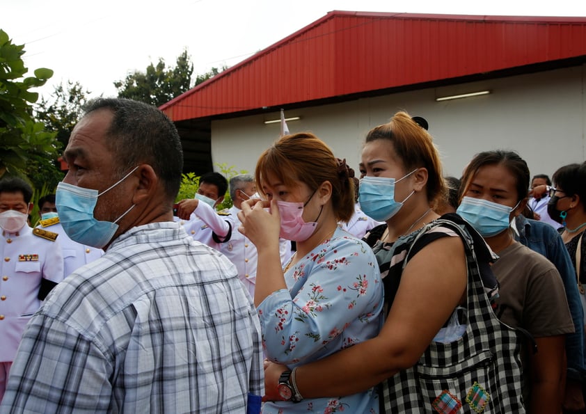 Tailandia llora a las víctimas de balacera en guardería que dejó 36 muertos