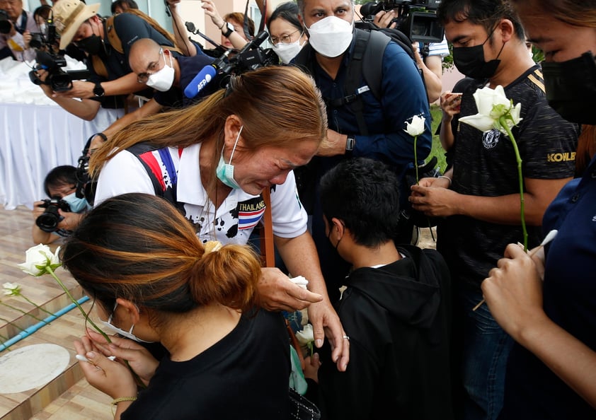 Tailandia llora a las víctimas de balacera en guardería que dejó 36 muertos