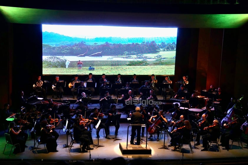 Presentan 'Luces, Camerata, Acción' en Teatro Nazas