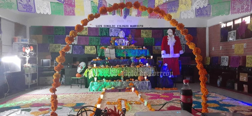 Escuelas de La Laguna viven el Día de Muertos con sus tradicionales altares