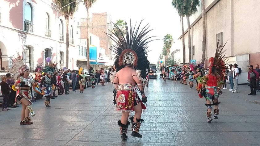 Ferrocarrileros peregrinan en Torreón celebrando su día