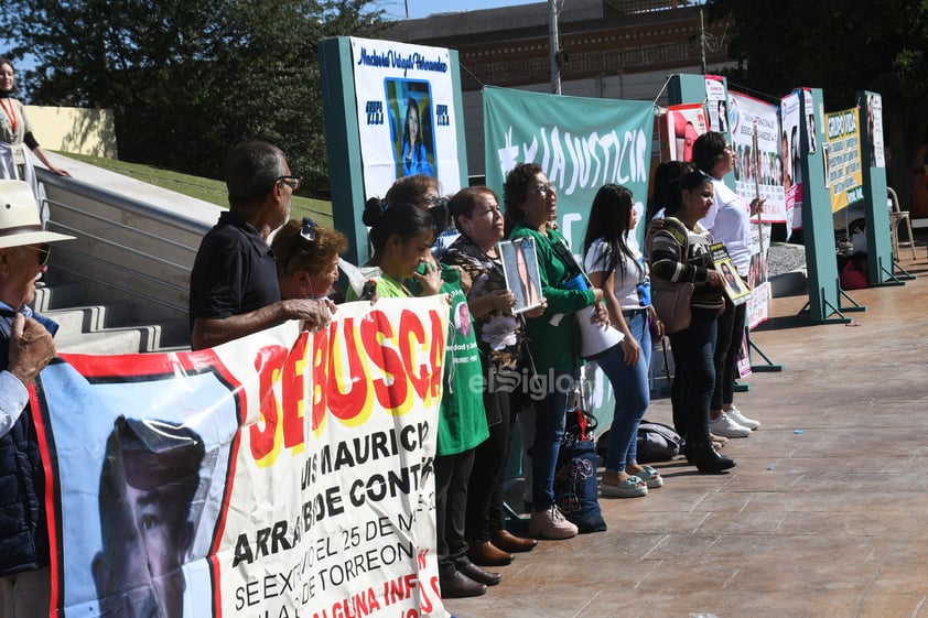 Colectivos y asistentes a la Muestra Nacional de Teatro unen voces por los desaparecidos