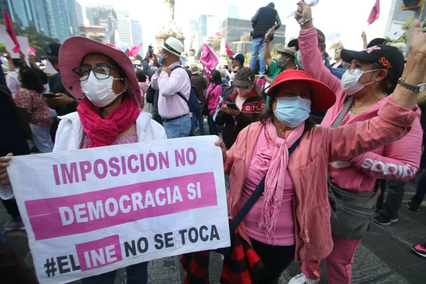 En CDMX, realizan 'Marcha por la Democracia' en defensa del INE