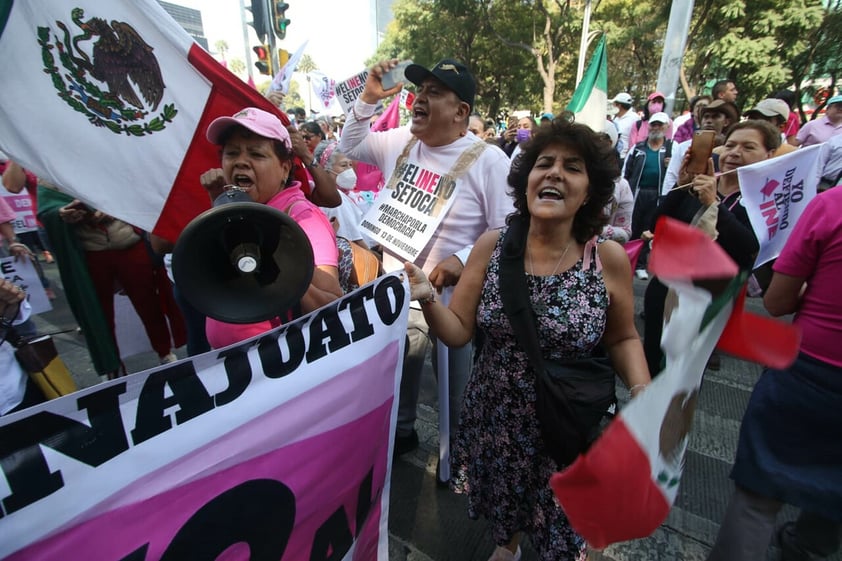 En CDMX, realizan 'Marcha por la Democracia' en defensa del INE