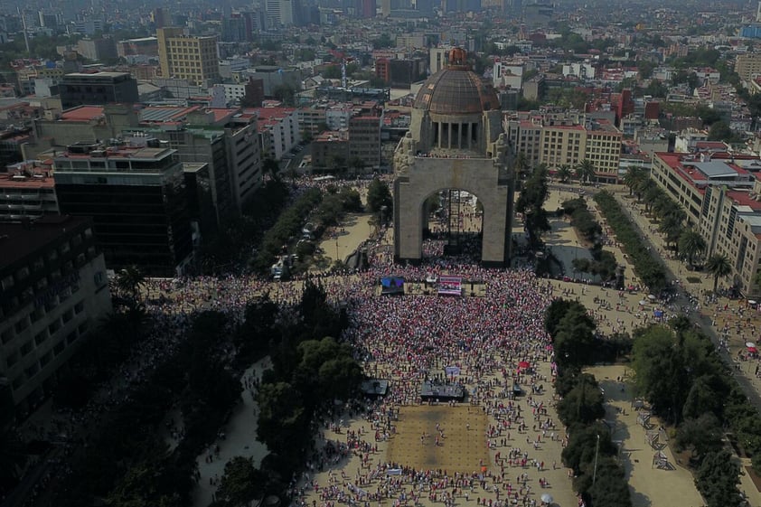 En CDMX, realizan 'Marcha por la Democracia' en defensa del INE