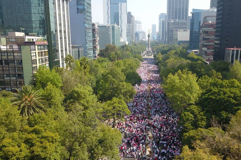 En CDMX, realizan 'Marcha por la Democracia' en defensa del INE