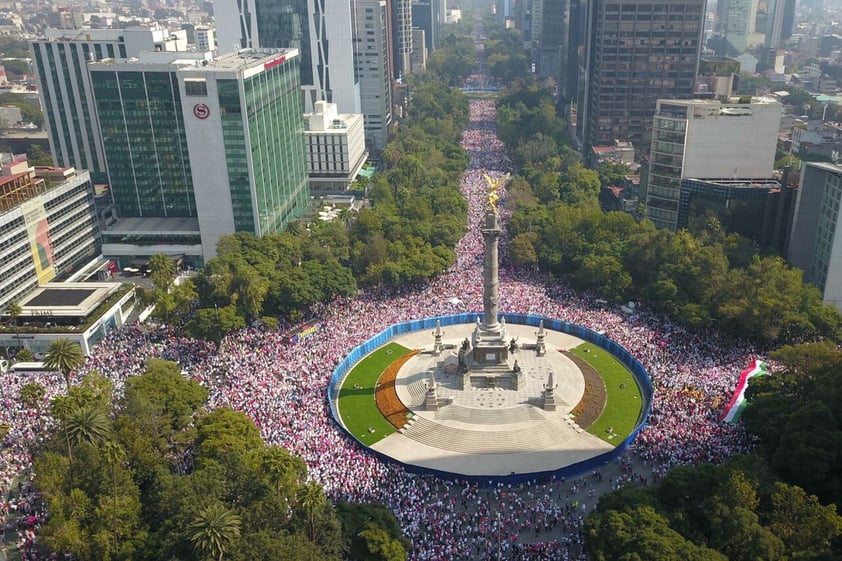 En CDMX, realizan 'Marcha por la Democracia' en defensa del INE