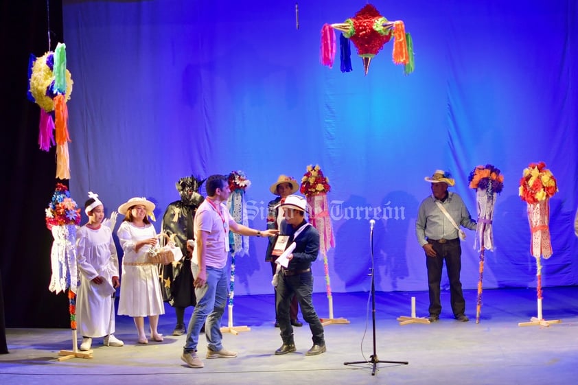 Cardencheros de Sapioriz presentan su pastorela en la Muestra Nacional de Teatro