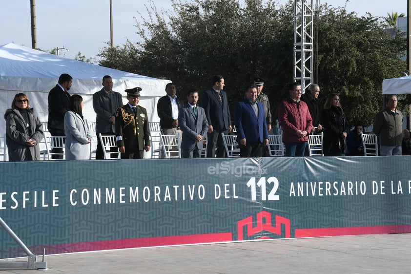 Con poca afluencia se desarrolla desfile de la Revolución en Torreón