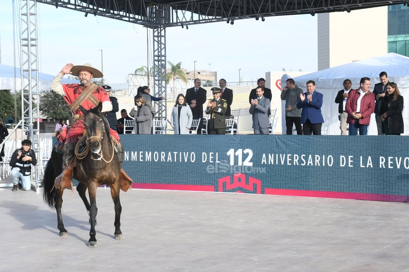 Con poca afluencia se desarrolla desfile de la Revolución en Torreón